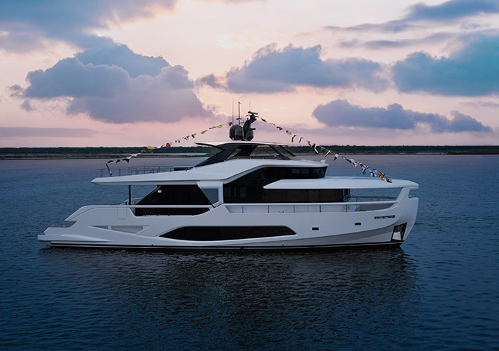 First Ferretti Yachts INFYNITO 80 unit launched at new Marina di Ravenna shipyard.