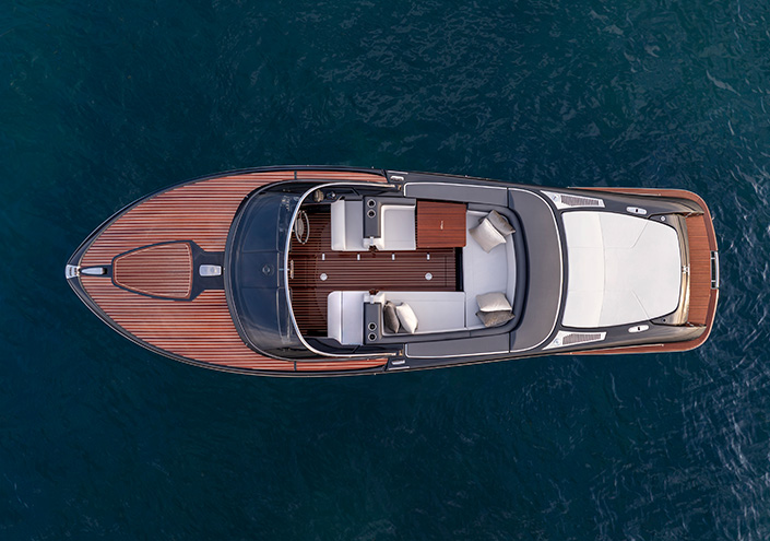 Riva Iseo Super: the new style of elegance.