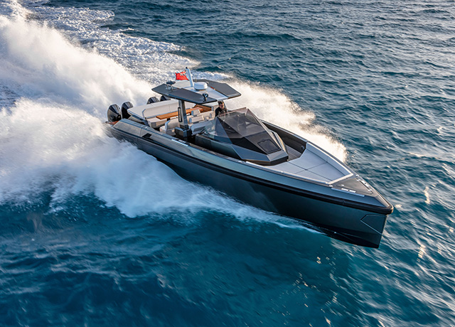 Wally présente le wallytender48X au Moyen-Orient, incarnant puissance, innovation et style au Salon nautique international de Dubaï.